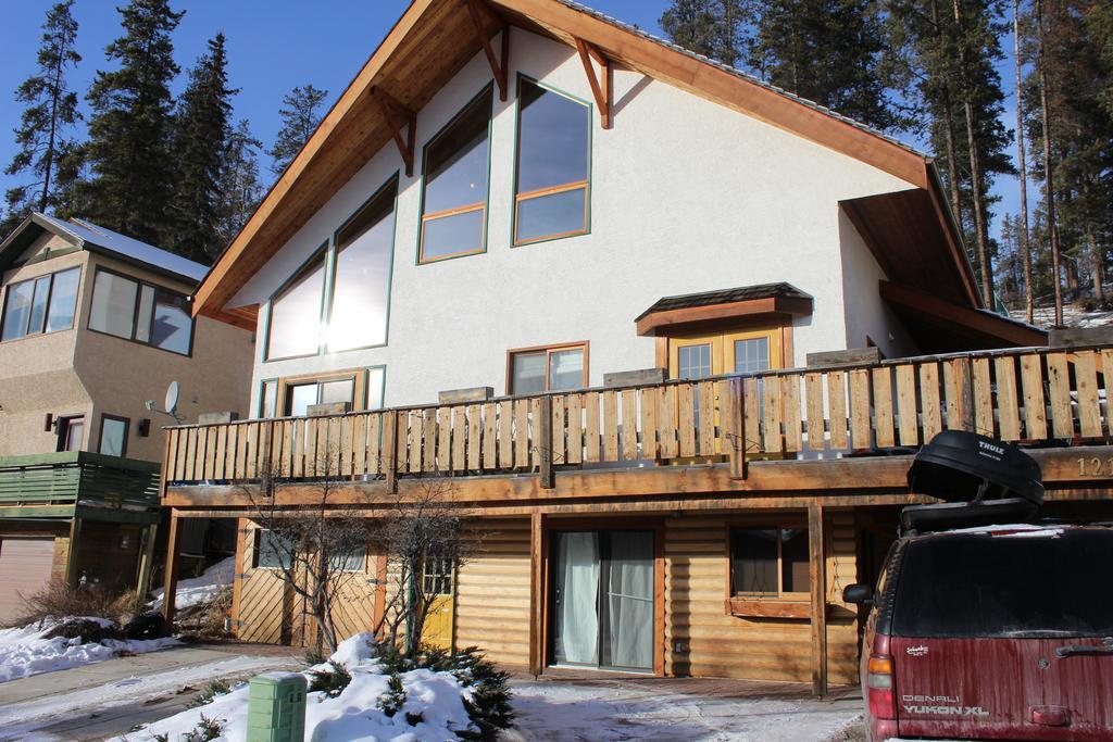 A Gem Inn The Rockies Джаспер Номер фото